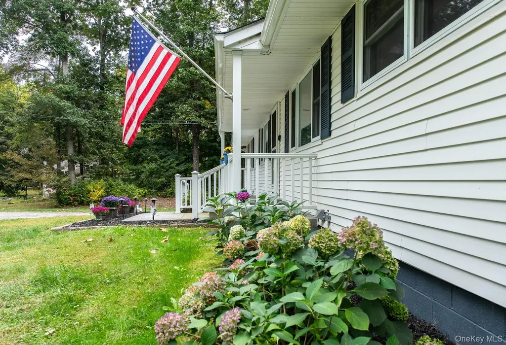 27 Greentree Drive S Hyde Park NY 12538