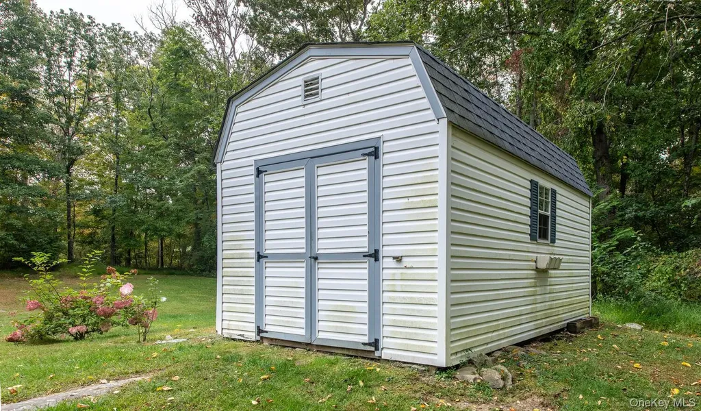 27 Greentree Drive S Hyde Park NY 12538