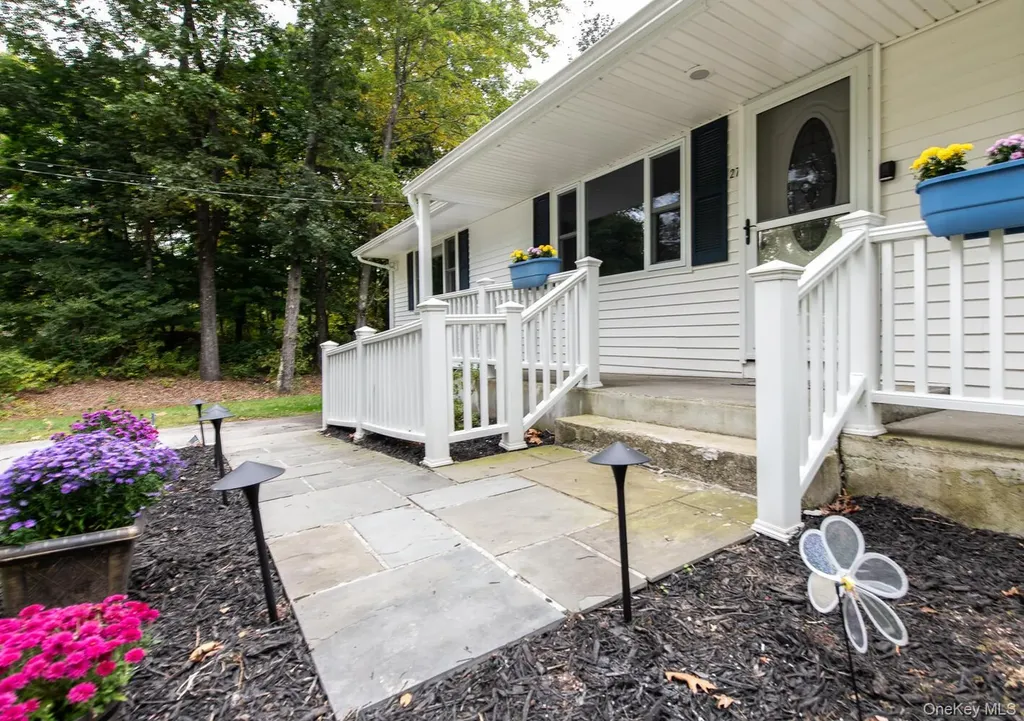 27 Greentree Drive S Hyde Park NY 12538