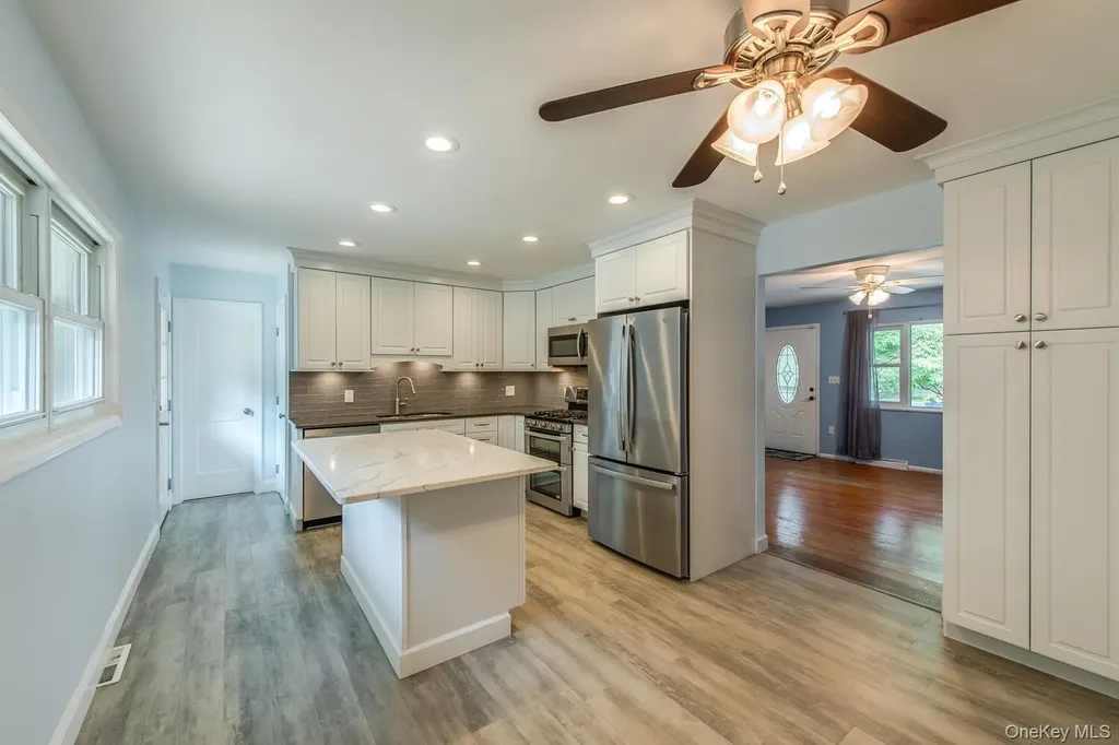 27 Greentree Drive S Hyde Park NY 12538