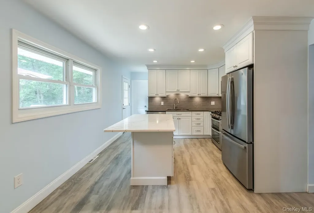 27 Greentree Drive S Hyde Park NY 12538