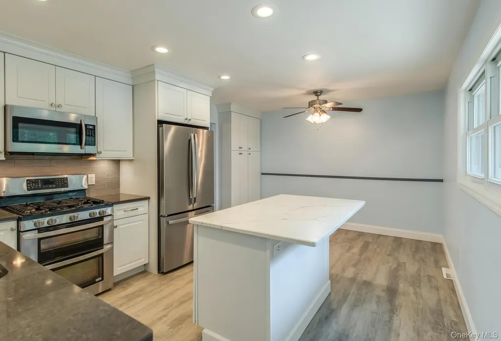 27 Greentree Drive S Hyde Park NY 12538