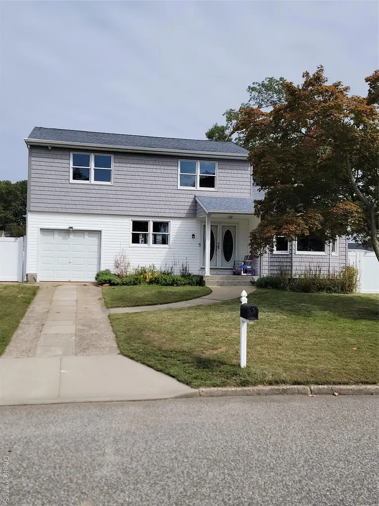 7 Deville Drive Selden NY 11784