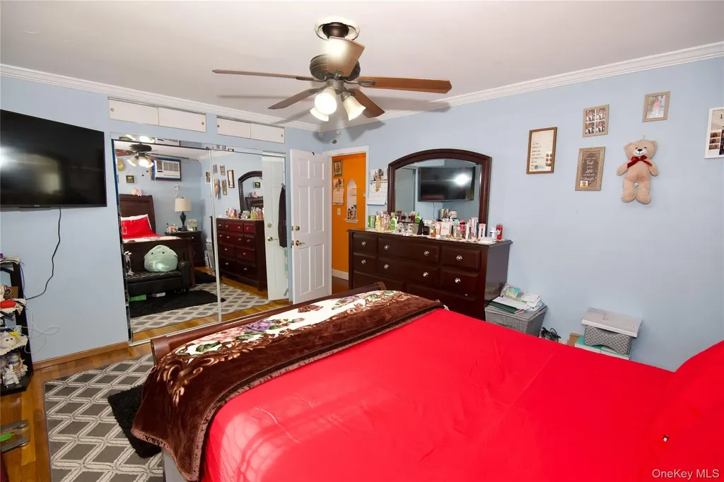 642 Dorothea Lane Elmont NY 11003