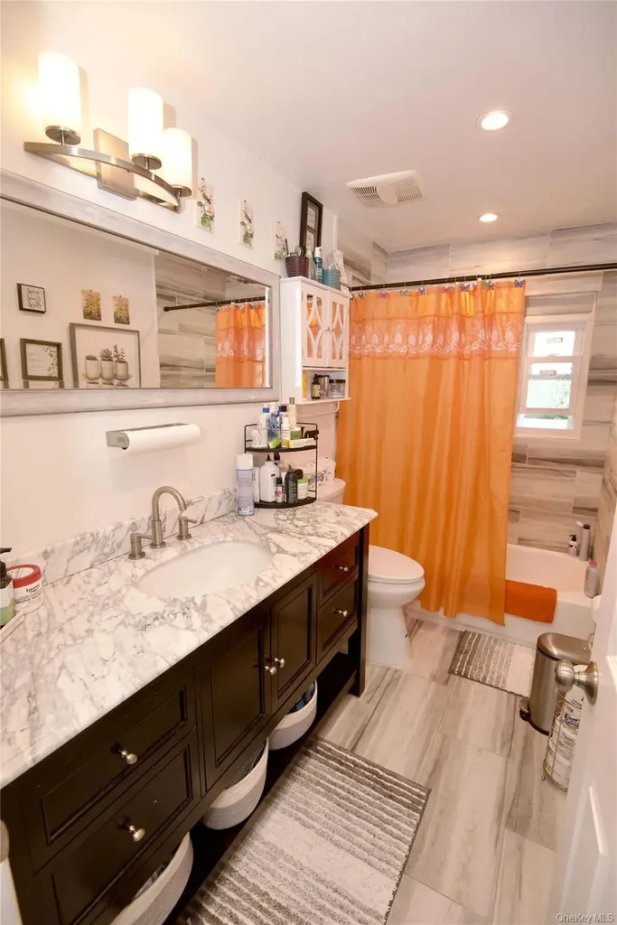 642 Dorothea Lane Elmont NY 11003