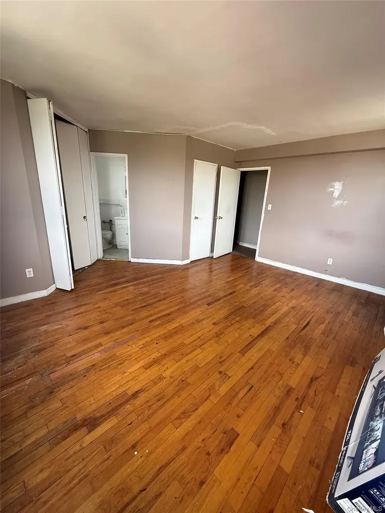 86-16 60th Avenue Elmhurst NY 11373