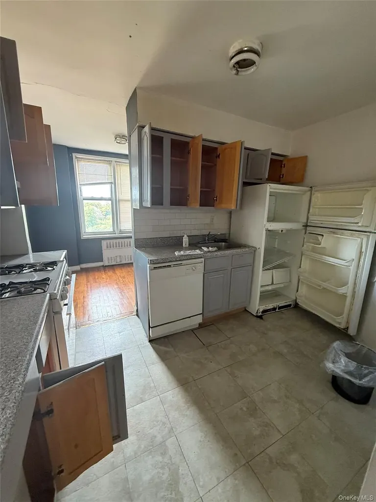 86-16 60th Avenue Elmhurst NY 11373