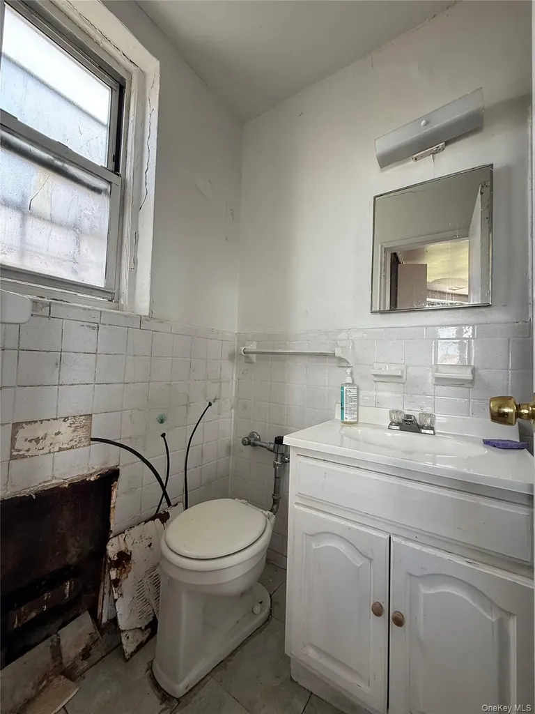 86-16 60th Avenue Elmhurst NY 11373