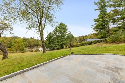 898 Gipsy Trail Road Carmel NY 10512