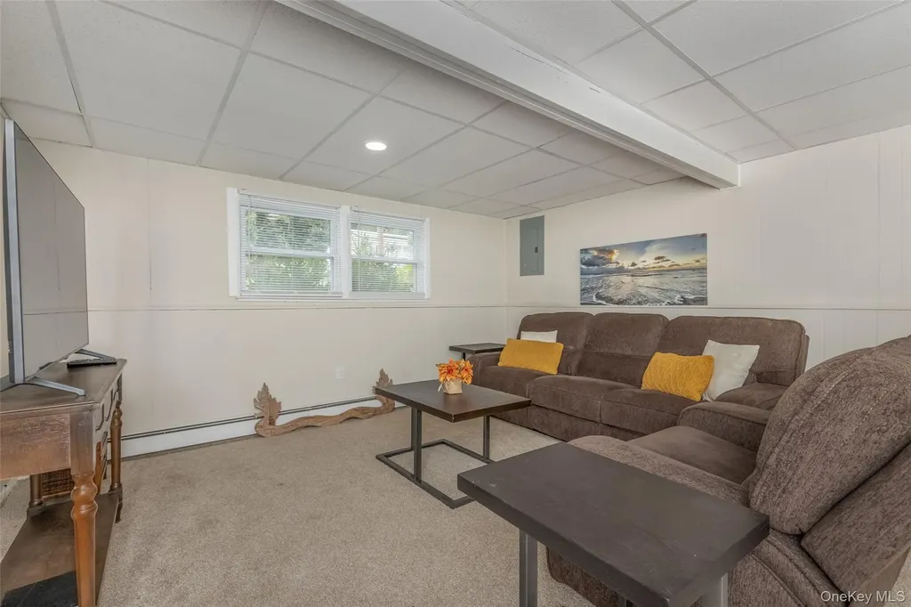67 Cardinal Drive Poughkeepsie NY 12601