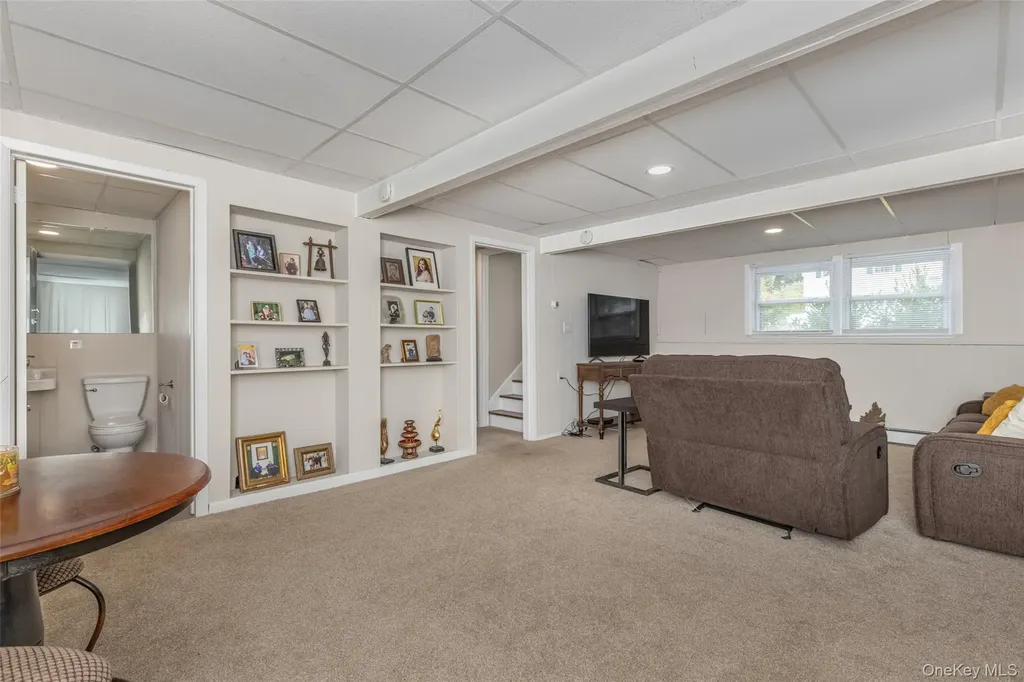 67 Cardinal Drive Poughkeepsie NY 12601