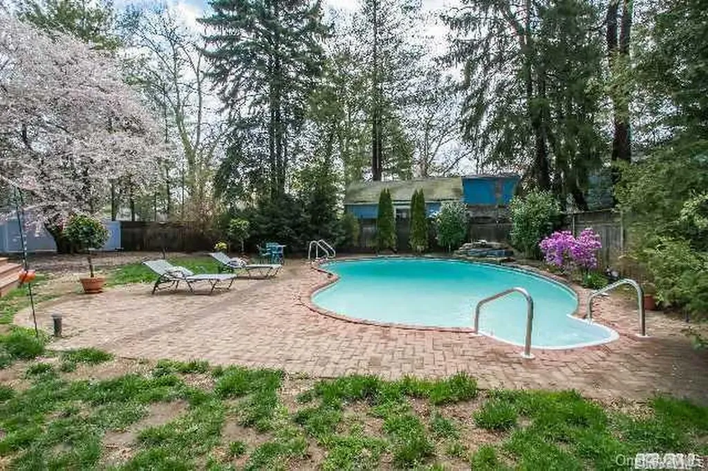 204 Margaret Boulevard Merrick NY 11566