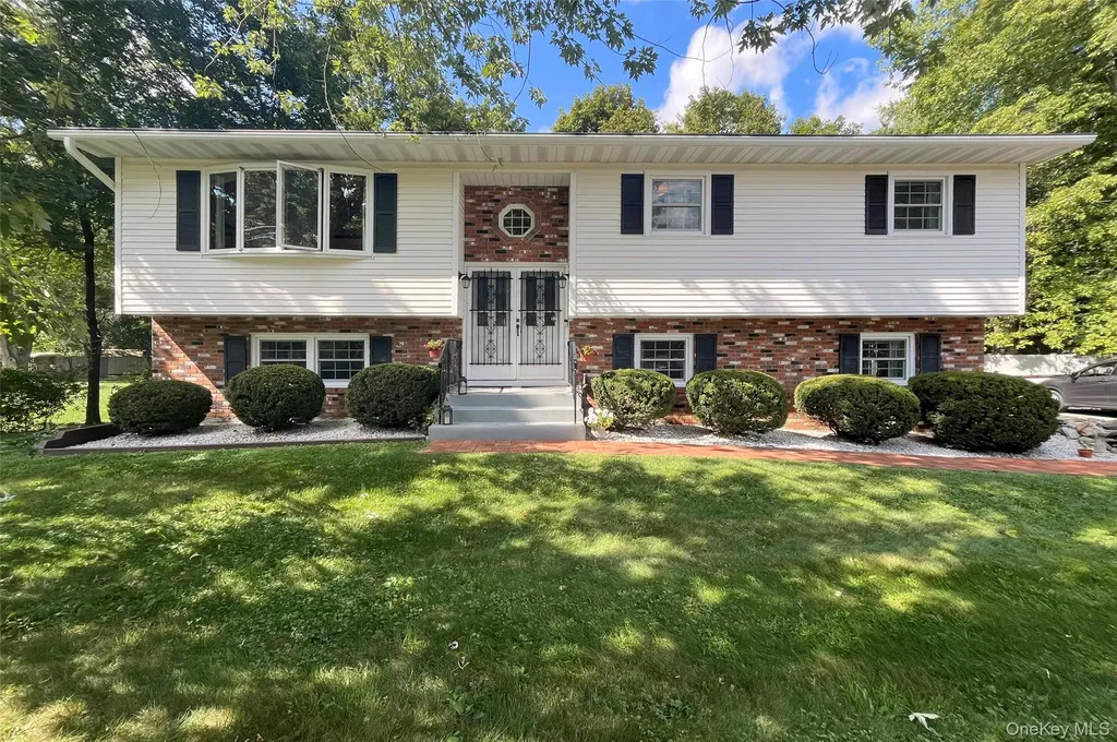 31 Pine Tree Drive Poughkeepsie NY 12603