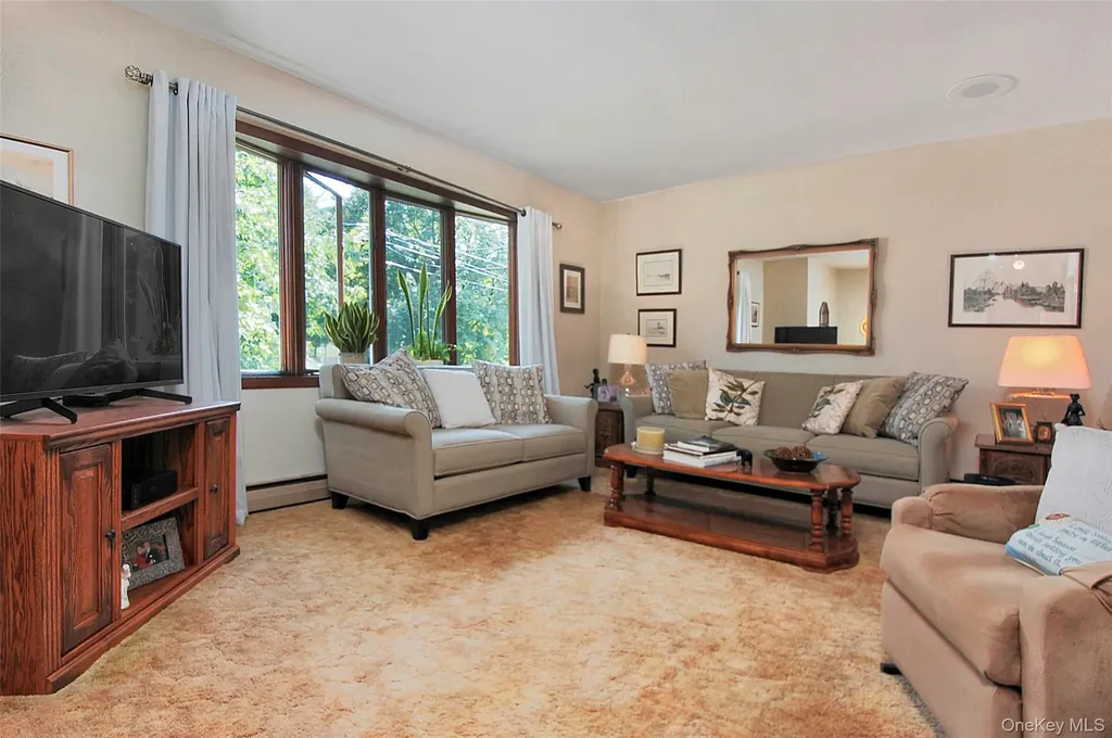 31 Pine Tree Drive Poughkeepsie NY 12603