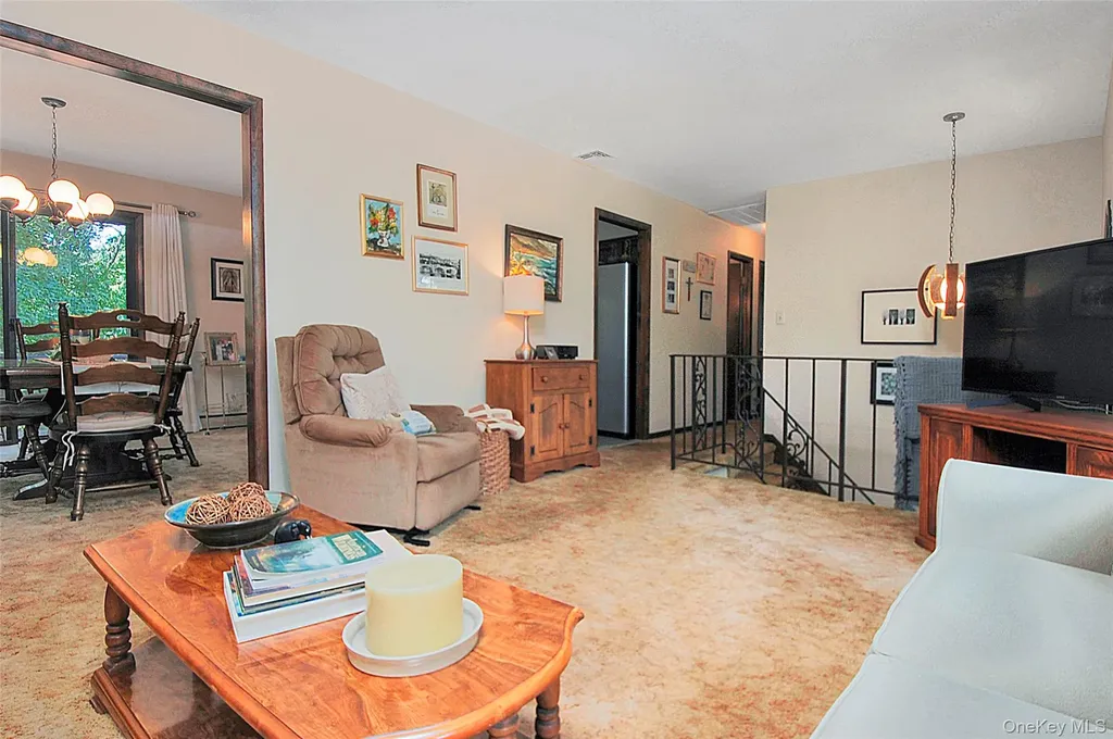 31 Pine Tree Drive Poughkeepsie NY 12603