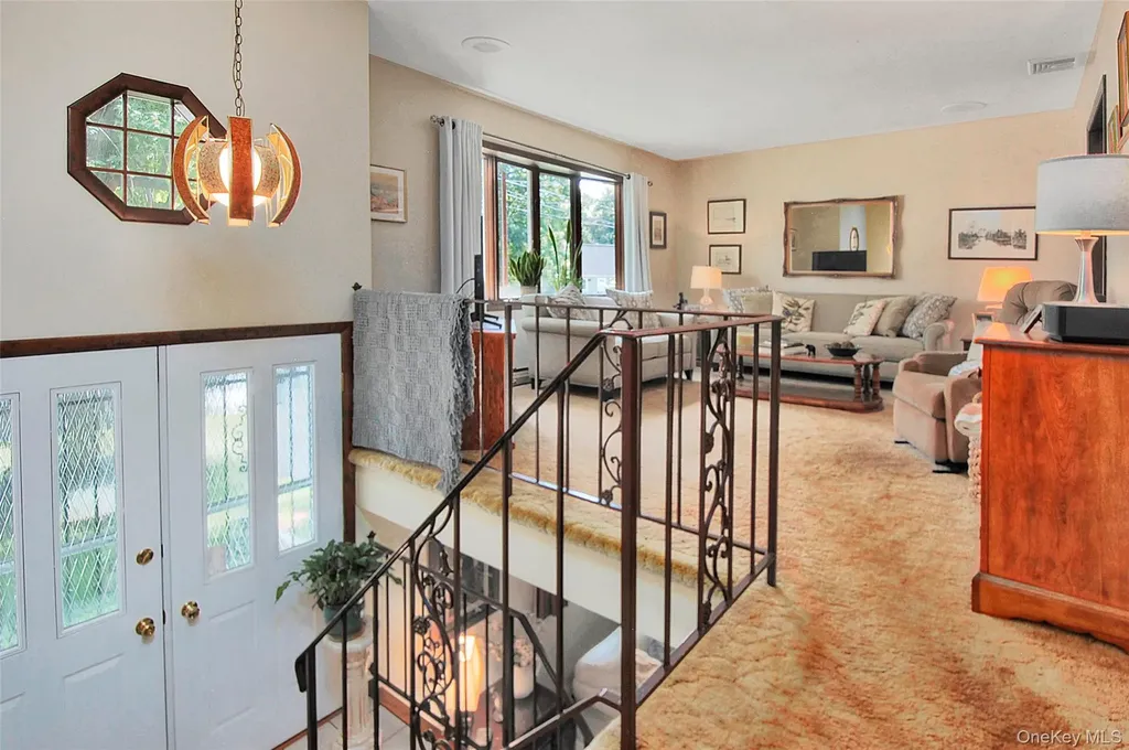 31 Pine Tree Drive Poughkeepsie NY 12603