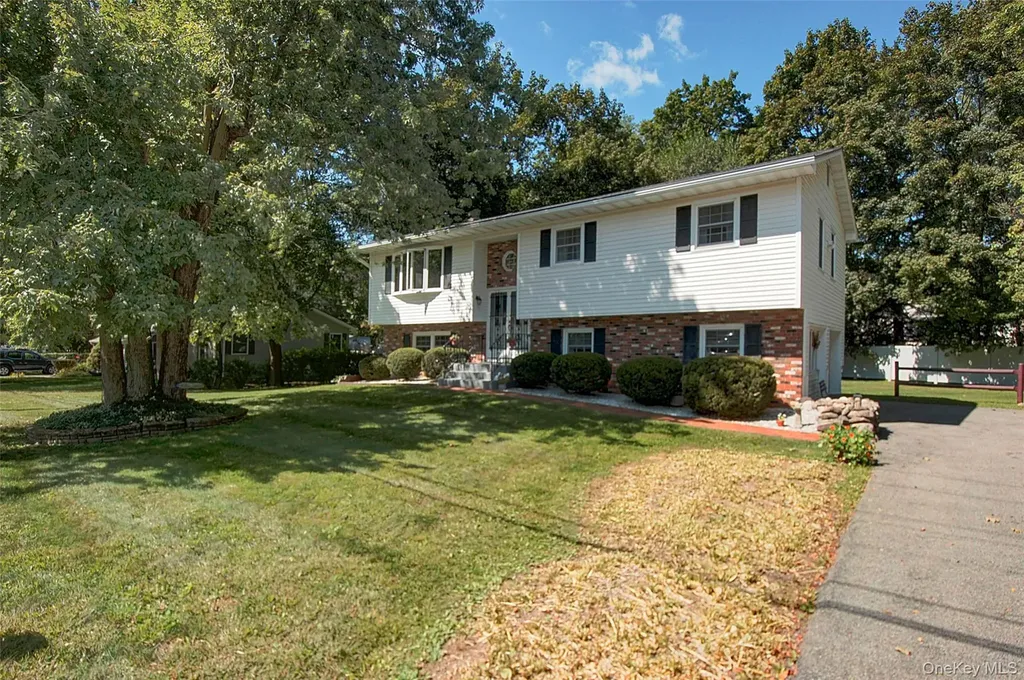 31 Pine Tree Drive Poughkeepsie NY 12603