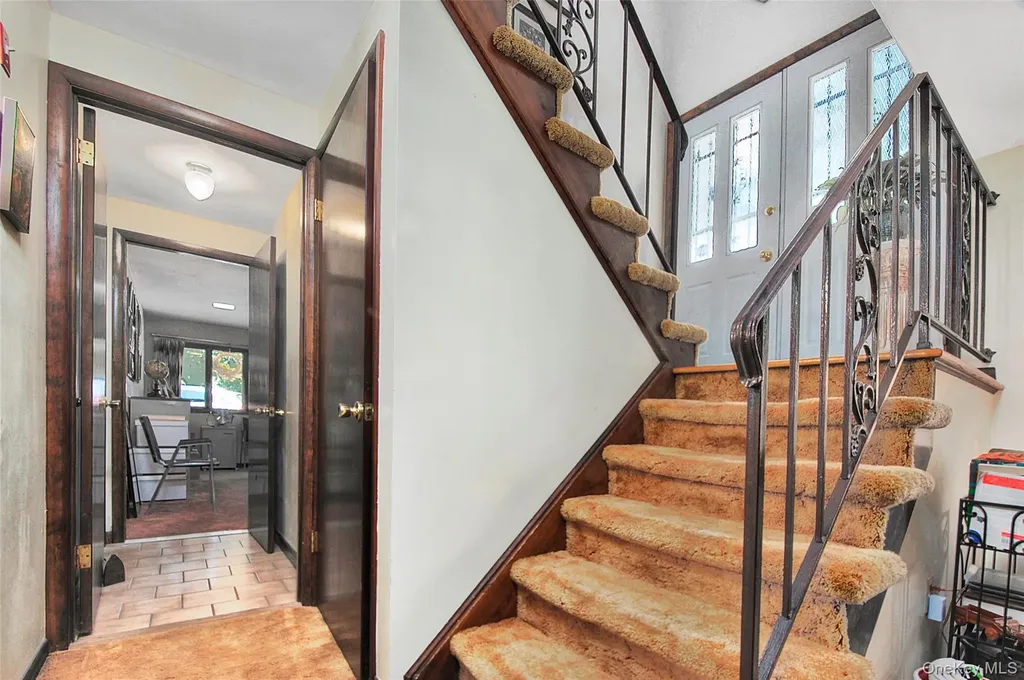 31 Pine Tree Drive Poughkeepsie NY 12603