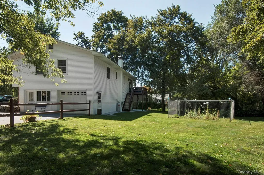 31 Pine Tree Drive Poughkeepsie NY 12603