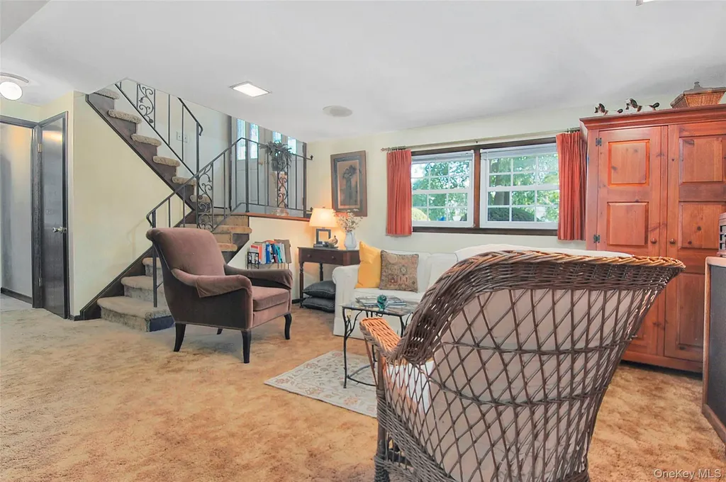 31 Pine Tree Drive Poughkeepsie NY 12603
