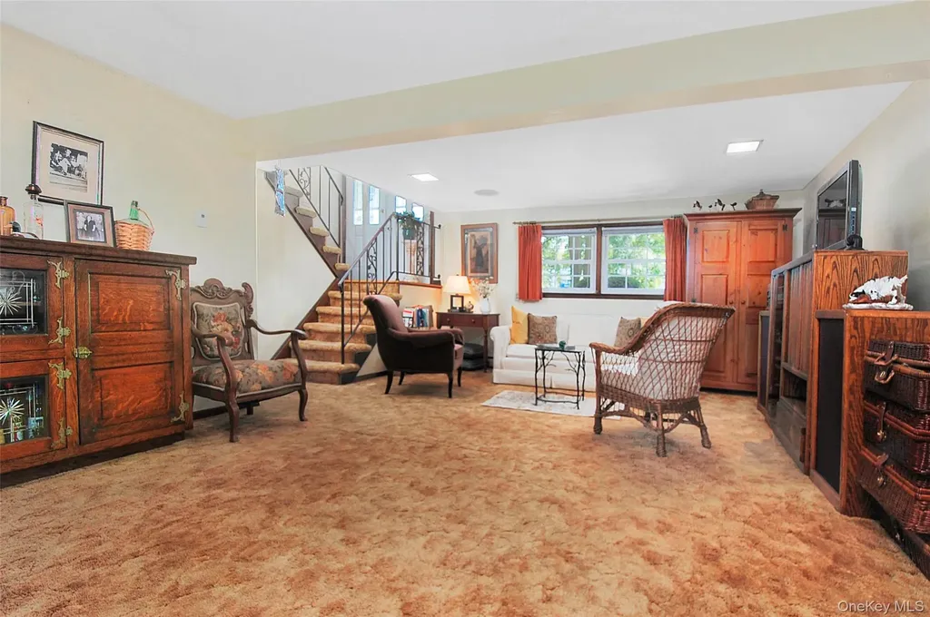 31 Pine Tree Drive Poughkeepsie NY 12603