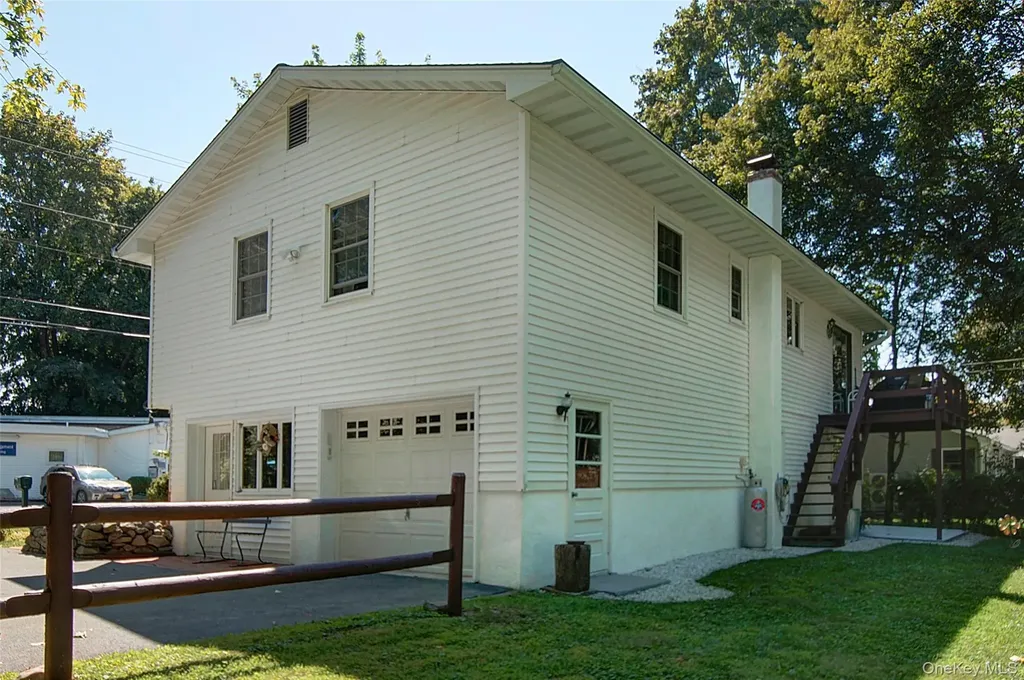 31 Pine Tree Drive Poughkeepsie NY 12603