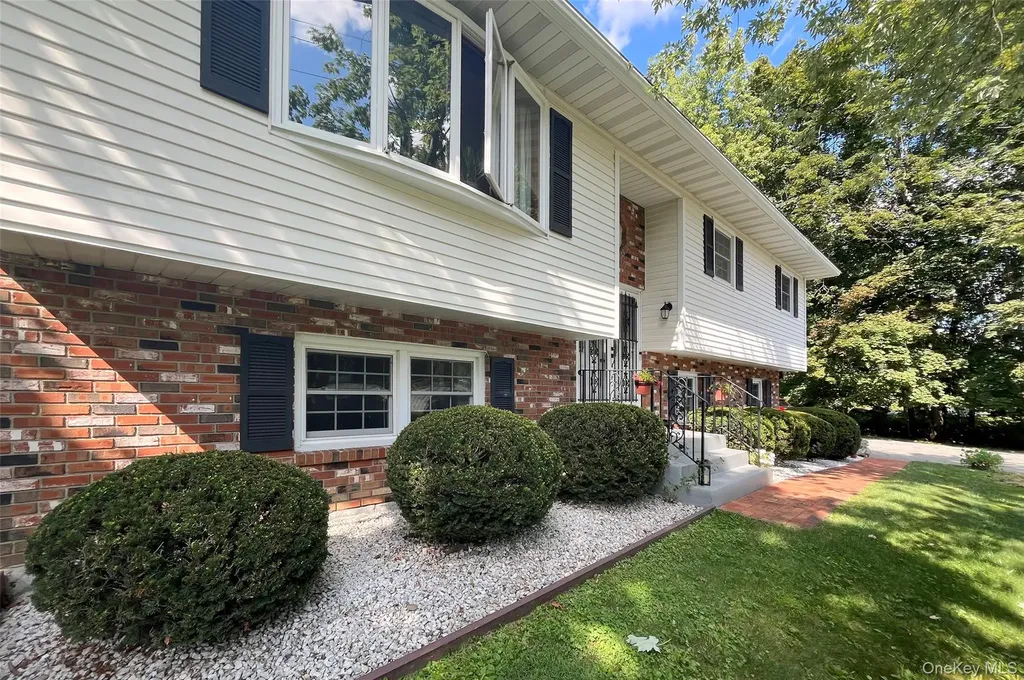 31 Pine Tree Drive Poughkeepsie NY 12603