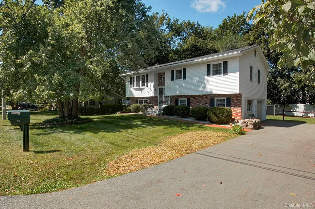 31 Pine Tree Drive Poughkeepsie NY 12603