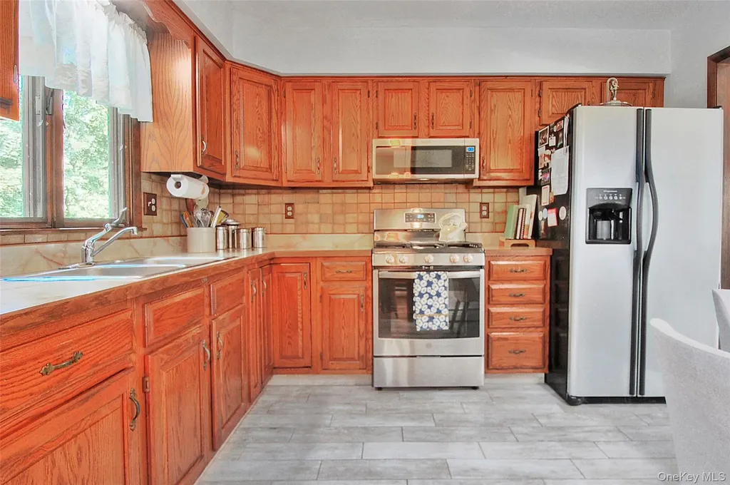31 Pine Tree Drive Poughkeepsie NY 12603