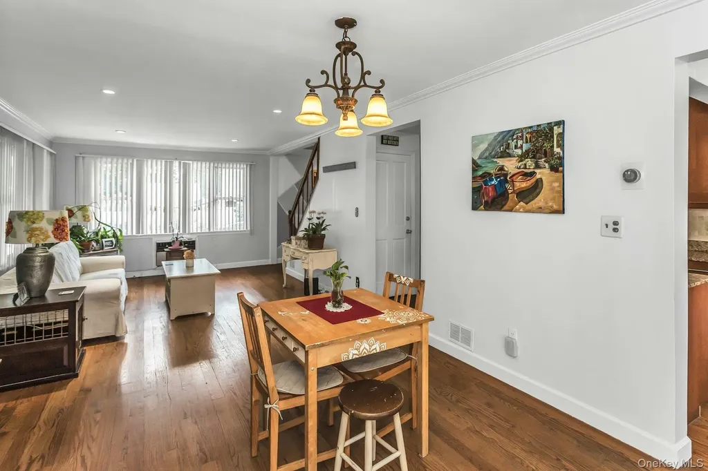 12 Washington Drive Merrick NY 11566