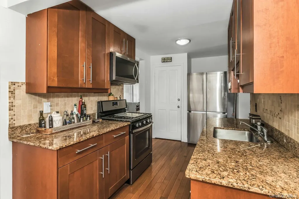 12 Washington Drive Merrick NY 11566
