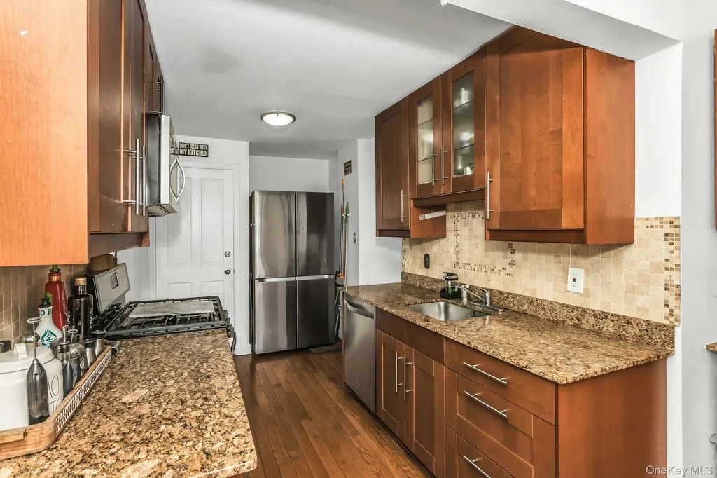 12 Washington Drive Merrick NY 11566