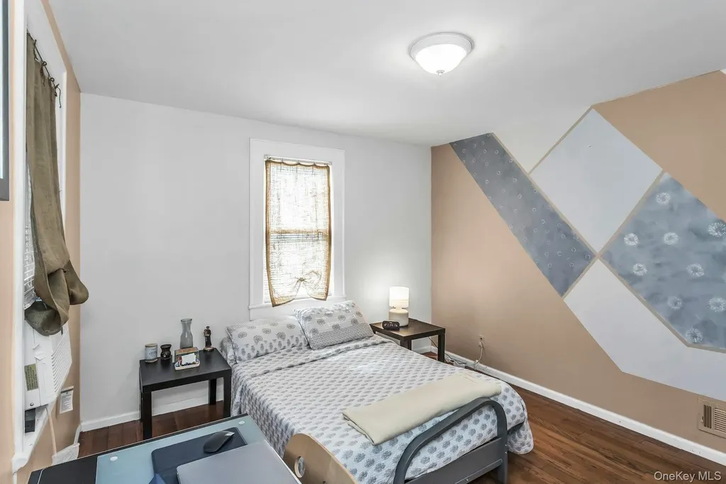 12 Washington Drive Merrick NY 11566