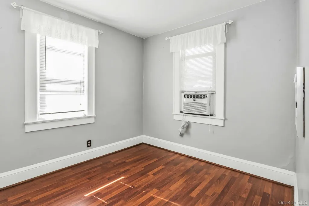 12 Washington Drive Merrick NY 11566