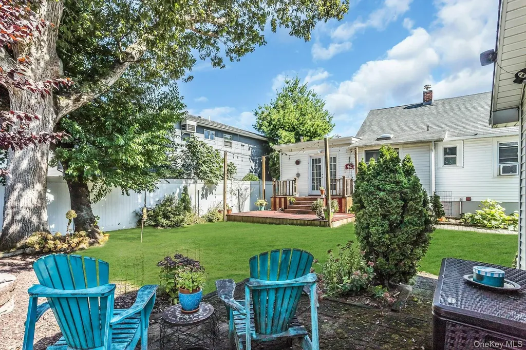 12 Washington Drive Merrick NY 11566