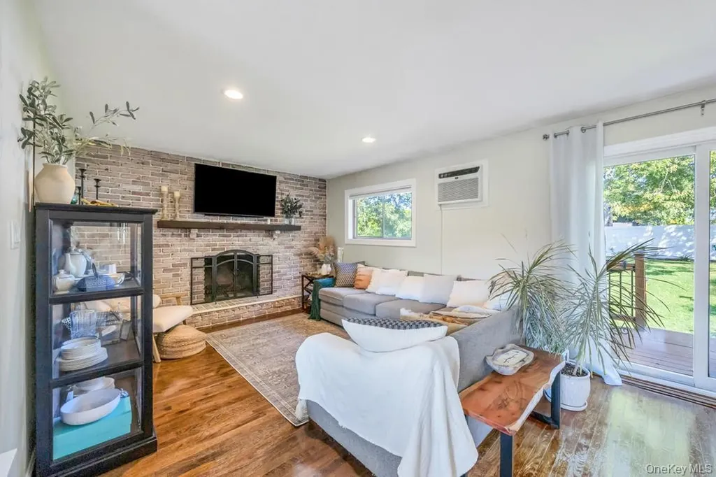 113 Ithaca Street Bay Shore NY 11706