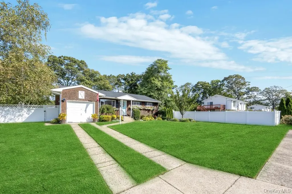 113 Ithaca Street Bay Shore NY 11706