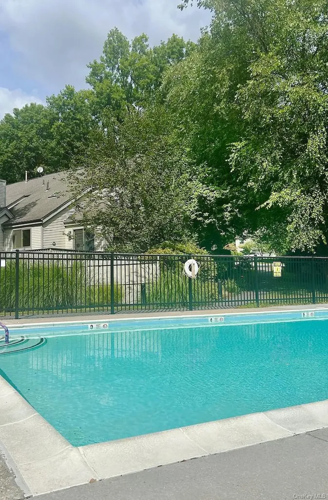 1001 Hunters Run Dobbs Ferry NY 10522