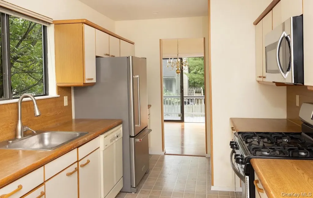 1001 Hunters Run Dobbs Ferry NY 10522