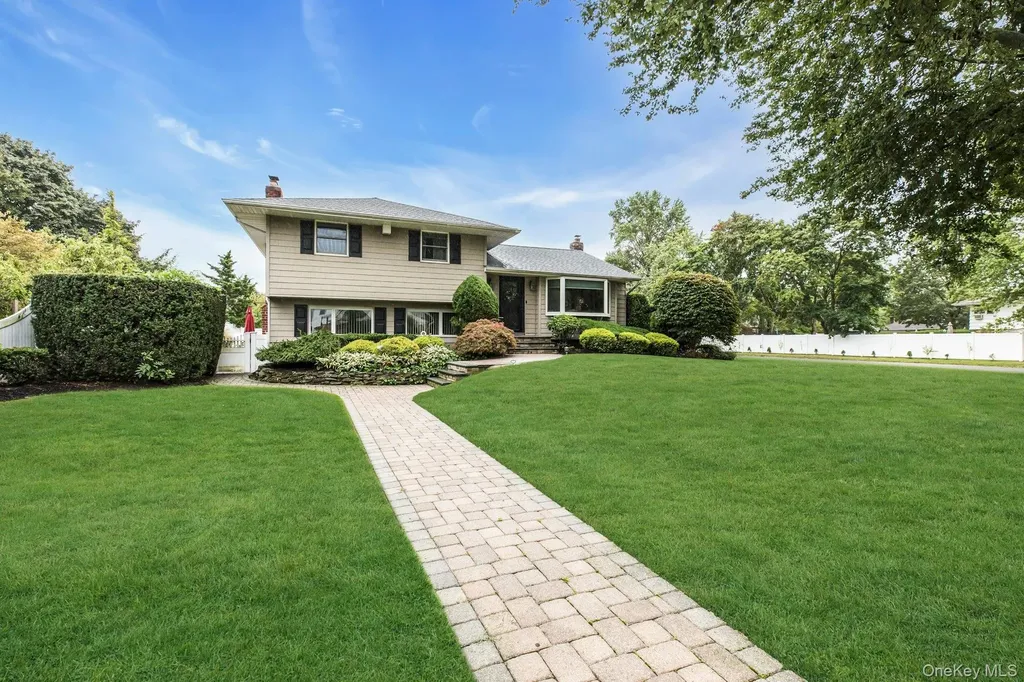 12 Whitebirch Lane Commack NY 11725