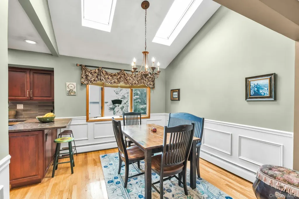 12 Whitebirch Lane Commack NY 11725