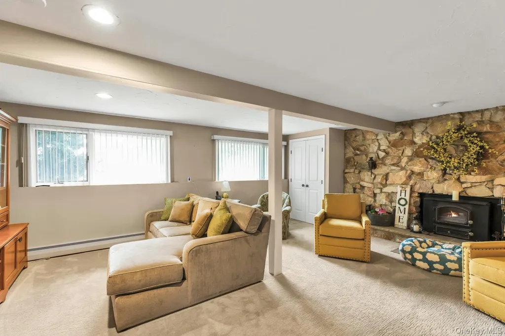 12 Whitebirch Lane Commack NY 11725