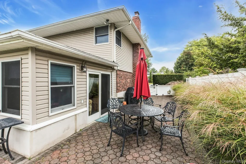 12 Whitebirch Lane Commack NY 11725