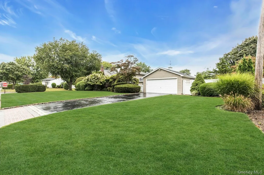 12 Whitebirch Lane Commack NY 11725