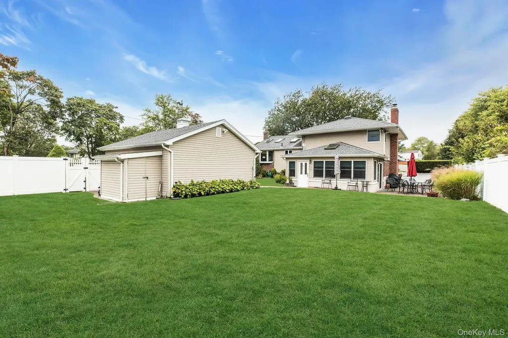12 Whitebirch Lane Commack NY 11725