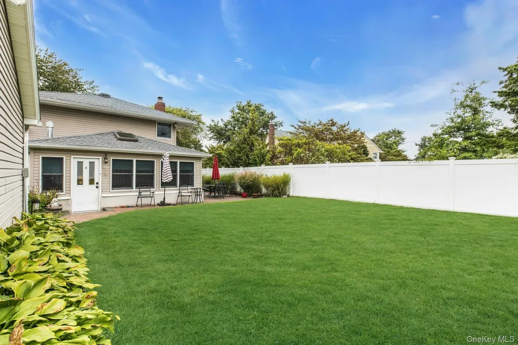 12 Whitebirch Lane Commack NY 11725