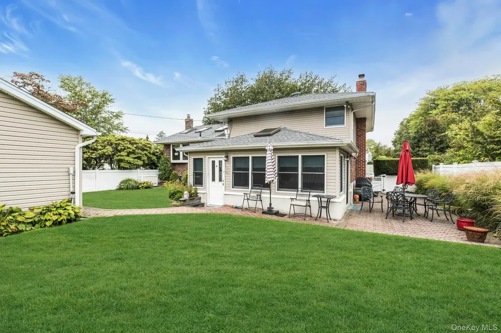 12 Whitebirch Lane Commack NY 11725
