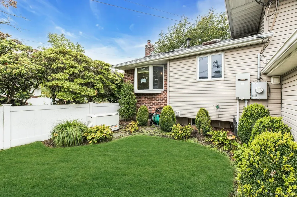 12 Whitebirch Lane Commack NY 11725