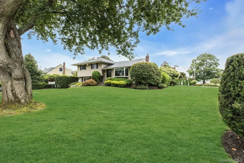 12 Whitebirch Lane Commack NY 11725