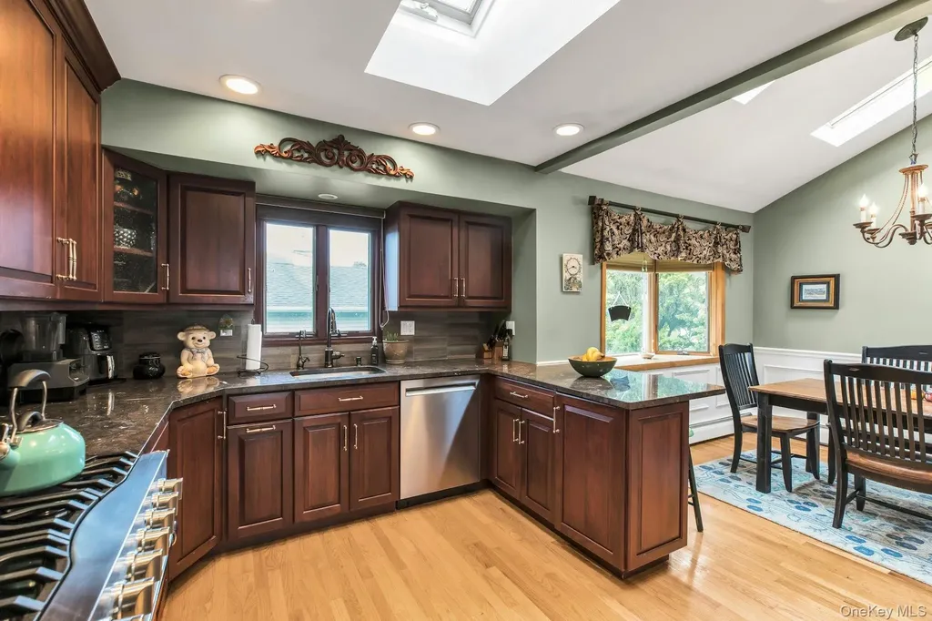 12 Whitebirch Lane Commack NY 11725